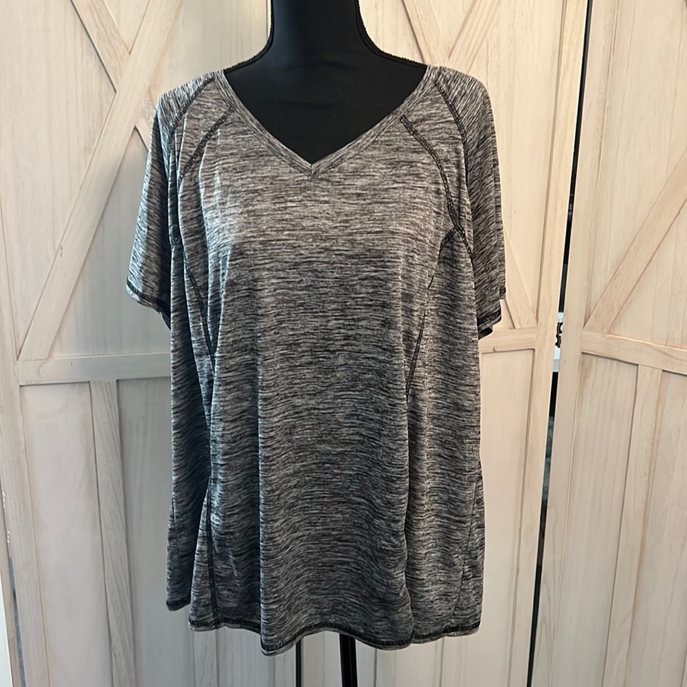 Livi Active V-neck Workout Top